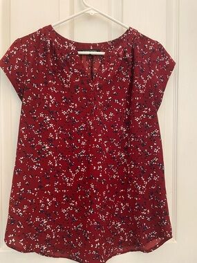 41 Hawthorn Red Floral Cap-Sleeve Blouse